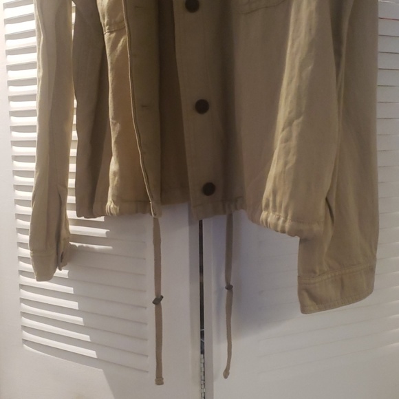 Jacket - Picture 3 of 4